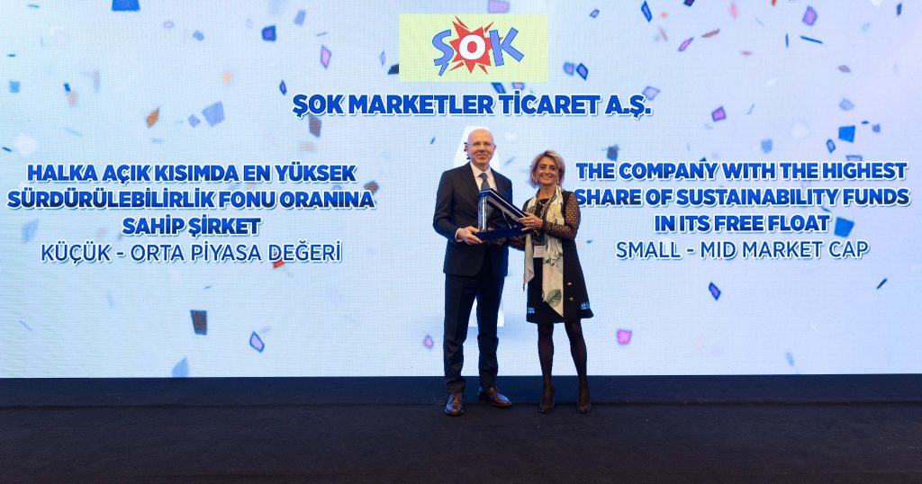 ŞOK Marketler yatırım stratejisiyle, TÜYİD Yatırımcı İlişkileri Zirvesi’nde ödül aldı